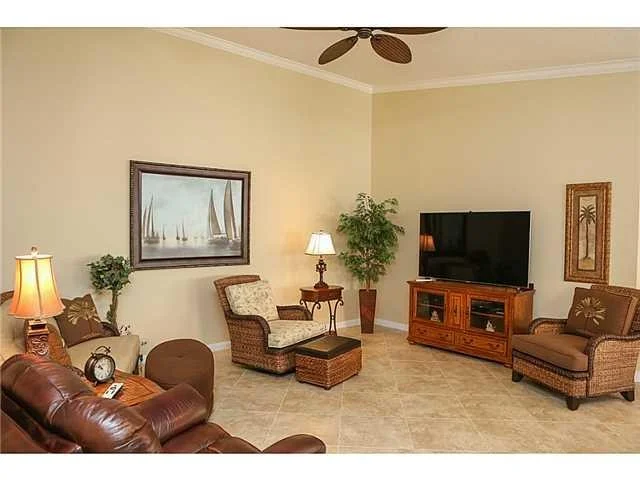 Photo of 844 SW Tamarrow Place