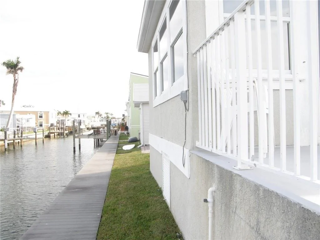 Photo of 14 Nettles Boulevard