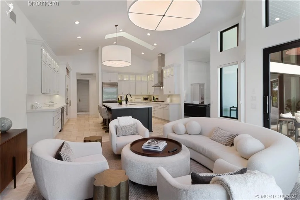 Photo of 6621 SE Harbor Circle
