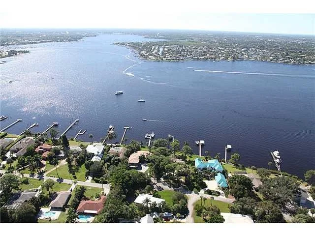 Photo of 1234 NW River Terrace