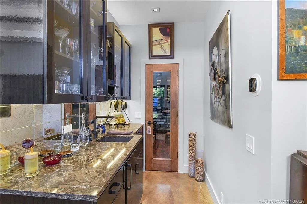 Photo of 314 SE Pelican Drive