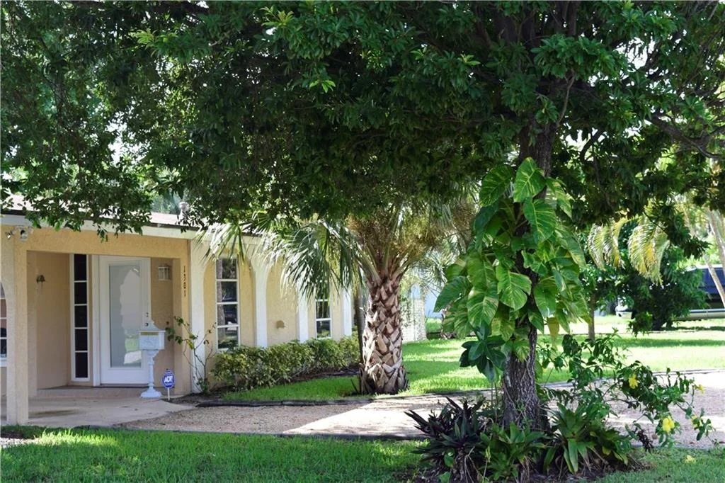 Photo of 1301 SE Pathfinder Avenue