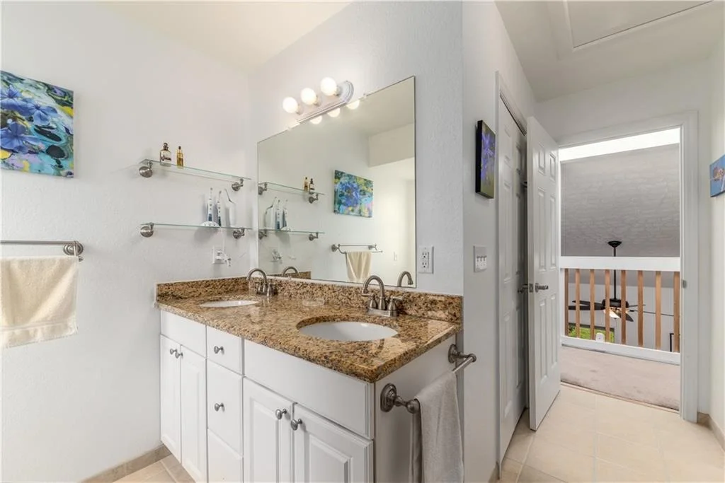 Photo of 826 SW Rustic Circle