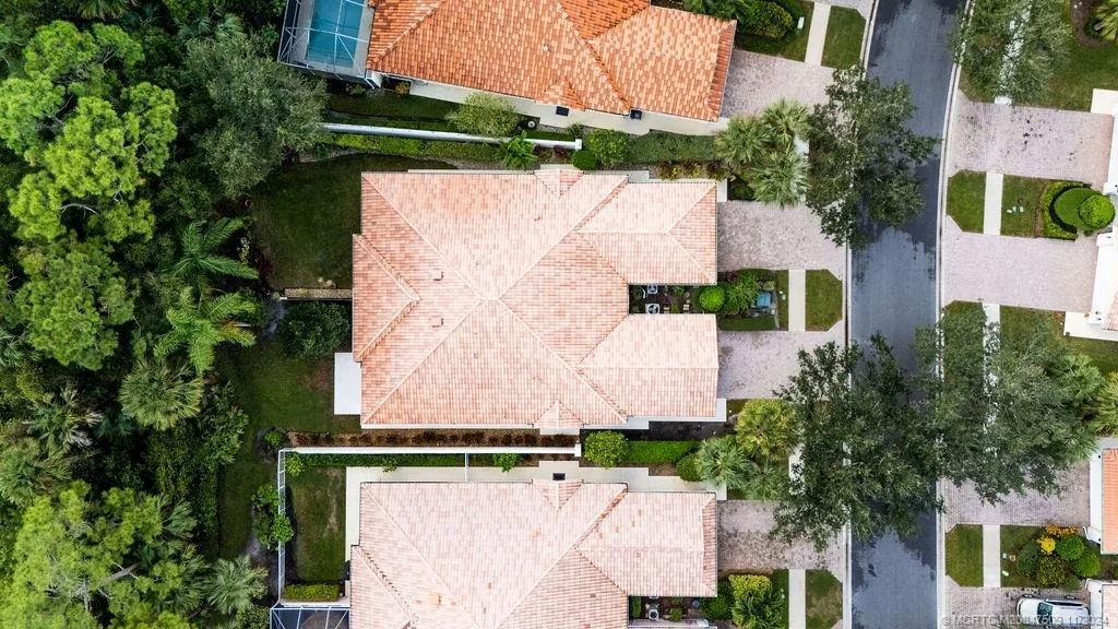 Photo of 900 SW Balmoral Trace