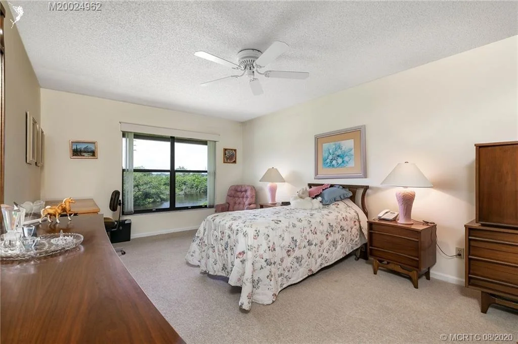 Photo of Unit 206 at 950 S Kanner Highway