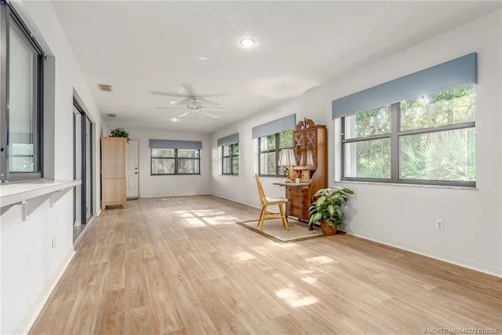 Photo of 542 SE Woods Edge Trail
