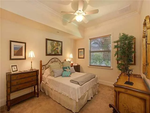 Photo of 1488 NW Lake Point