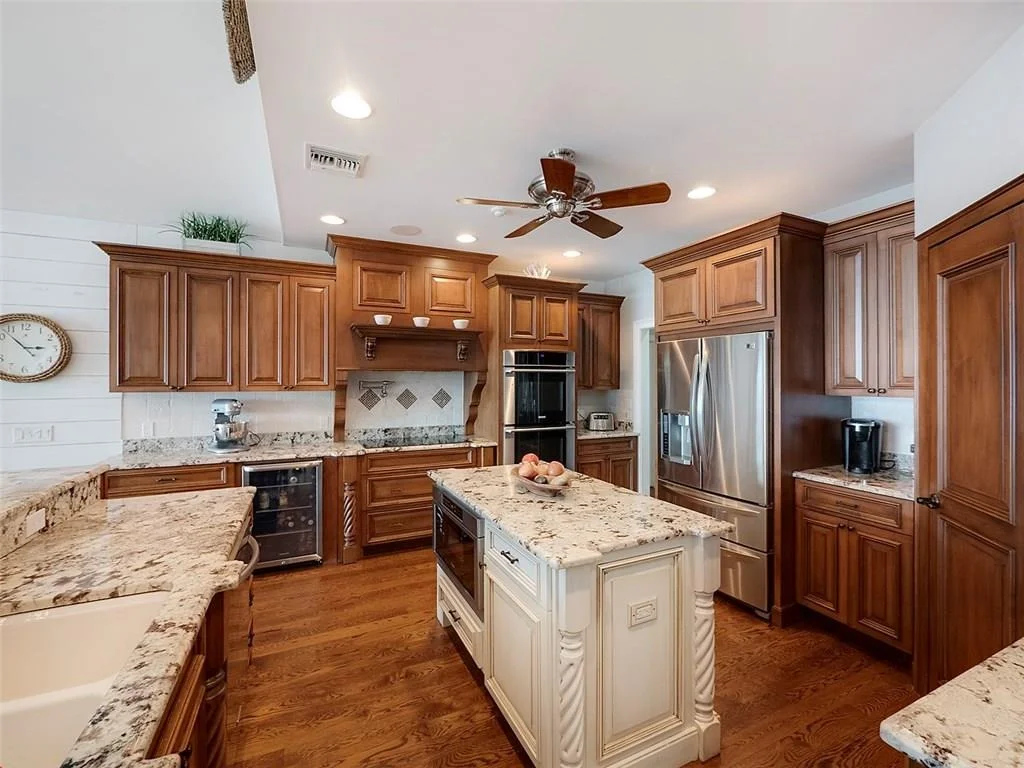 Photo of 1341 SE Riverside Drive