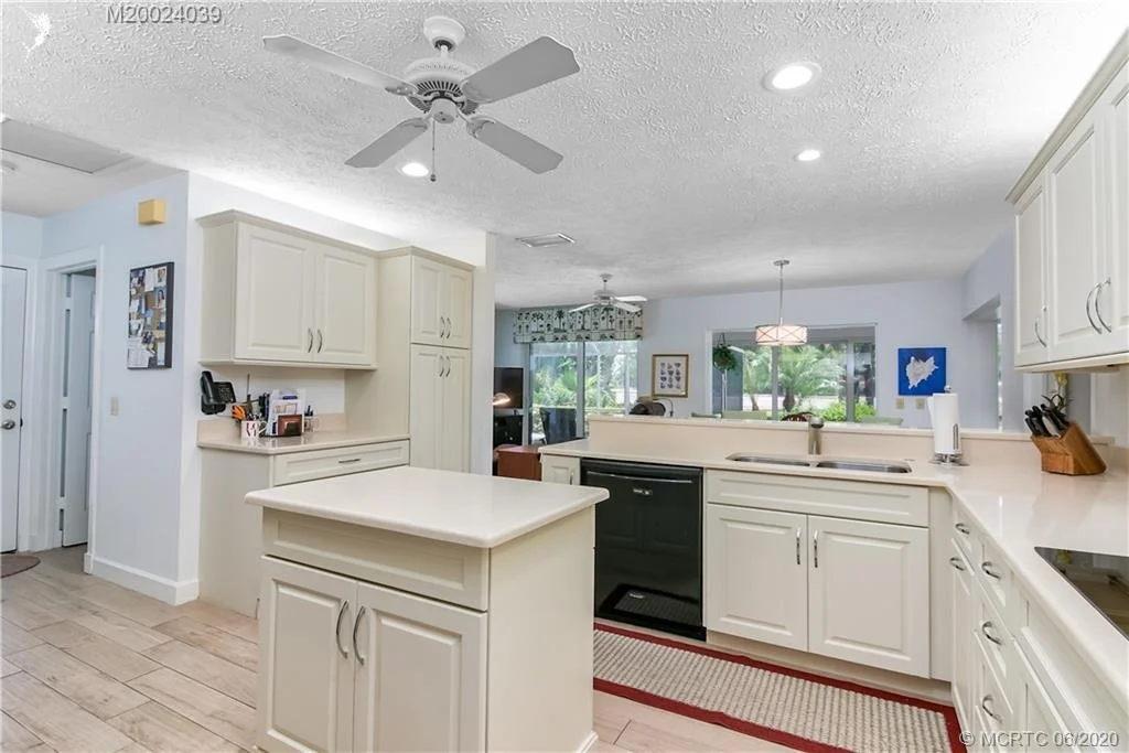 Photo of 2931 SE Fairway West