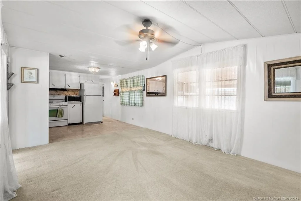 Photo of 149 SE Easy Street