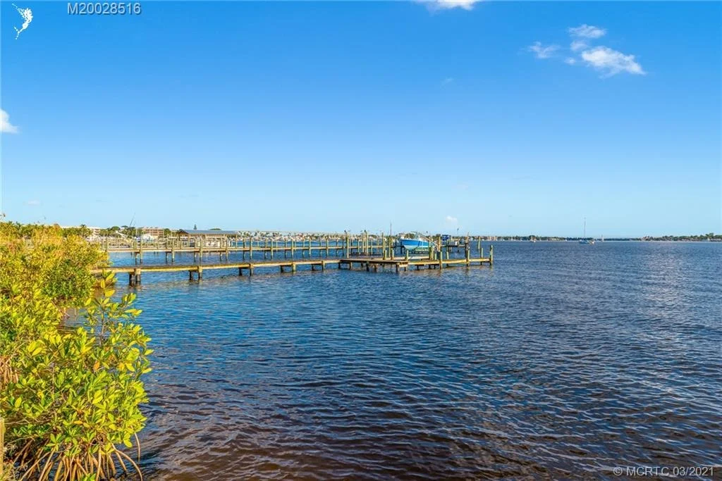 Photo of 641 NW Sunset Drive