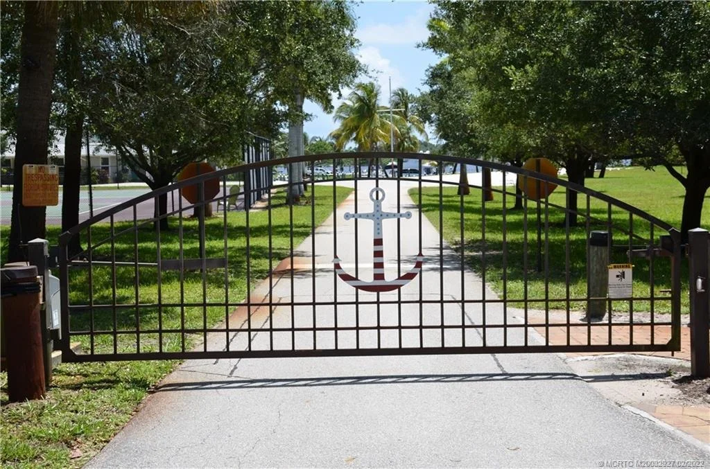 Photo of 124 SE Wells Drive