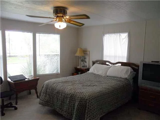 Photo of 151 SE Paradise Place