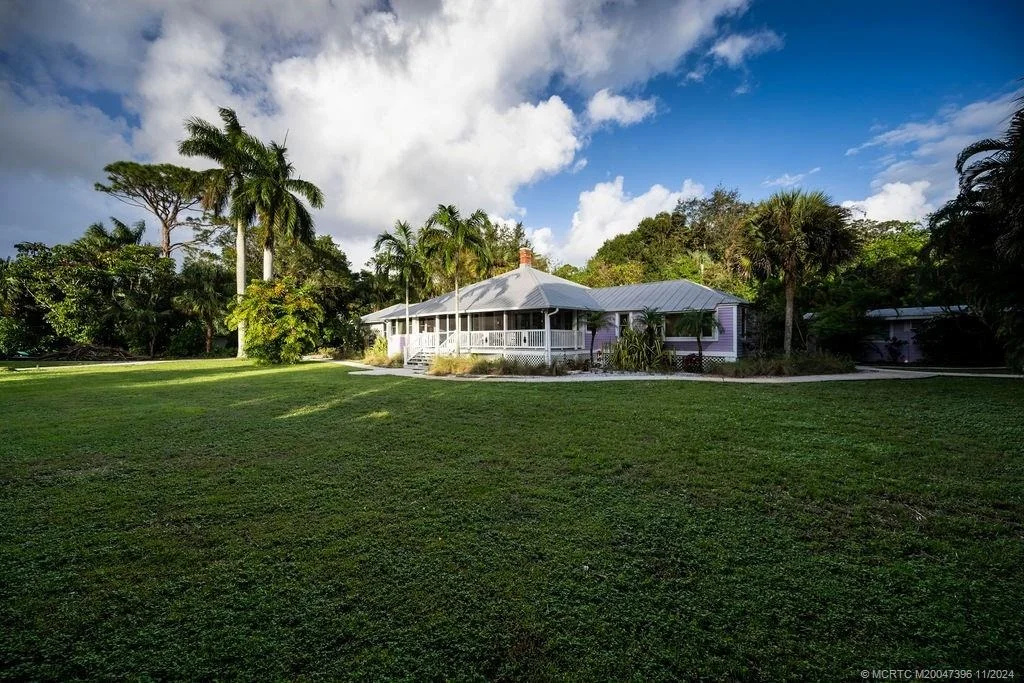 Photo of 535 SW Siesta Way
