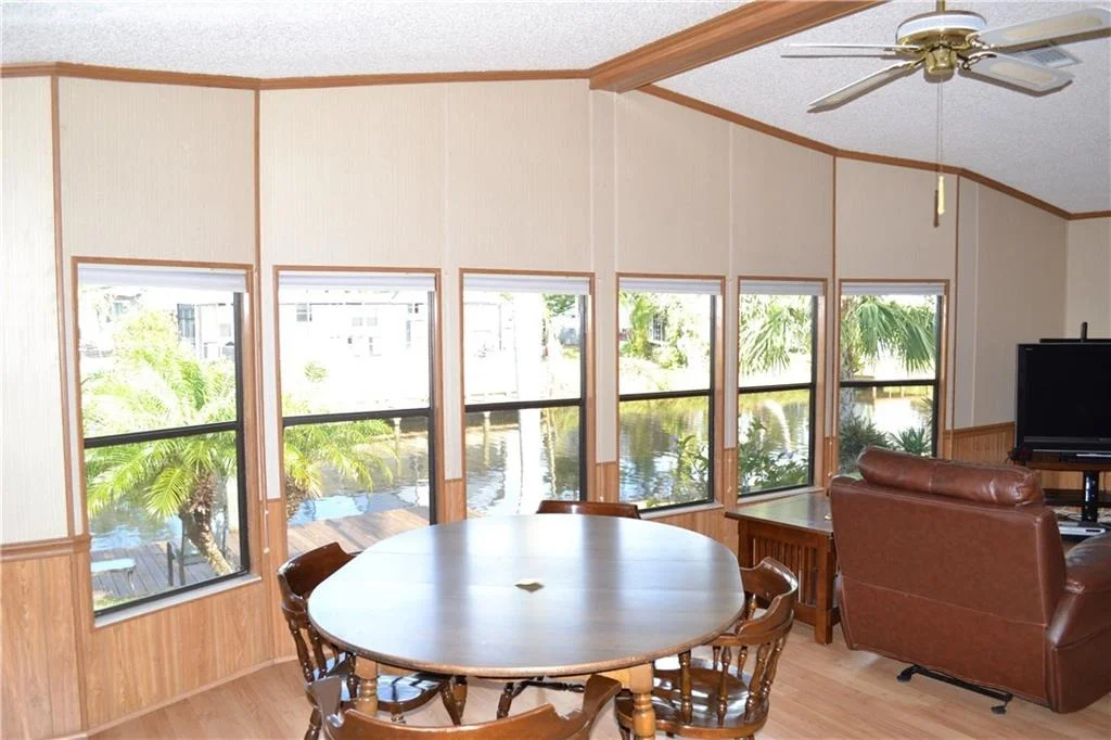 Photo of 191 SE Paradise Place