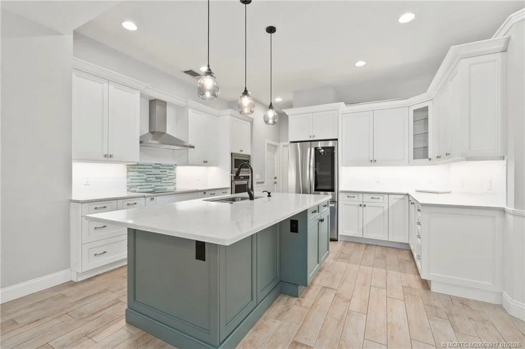 Photo of 449 SE Southwood Trail
