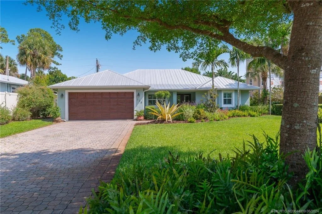 Photo of 526 SW Rustic Circle