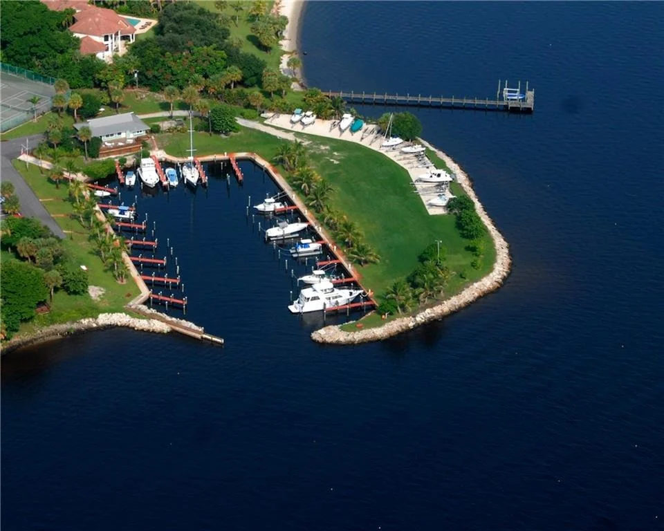 Photo of 282 SE Harbor Point Drive