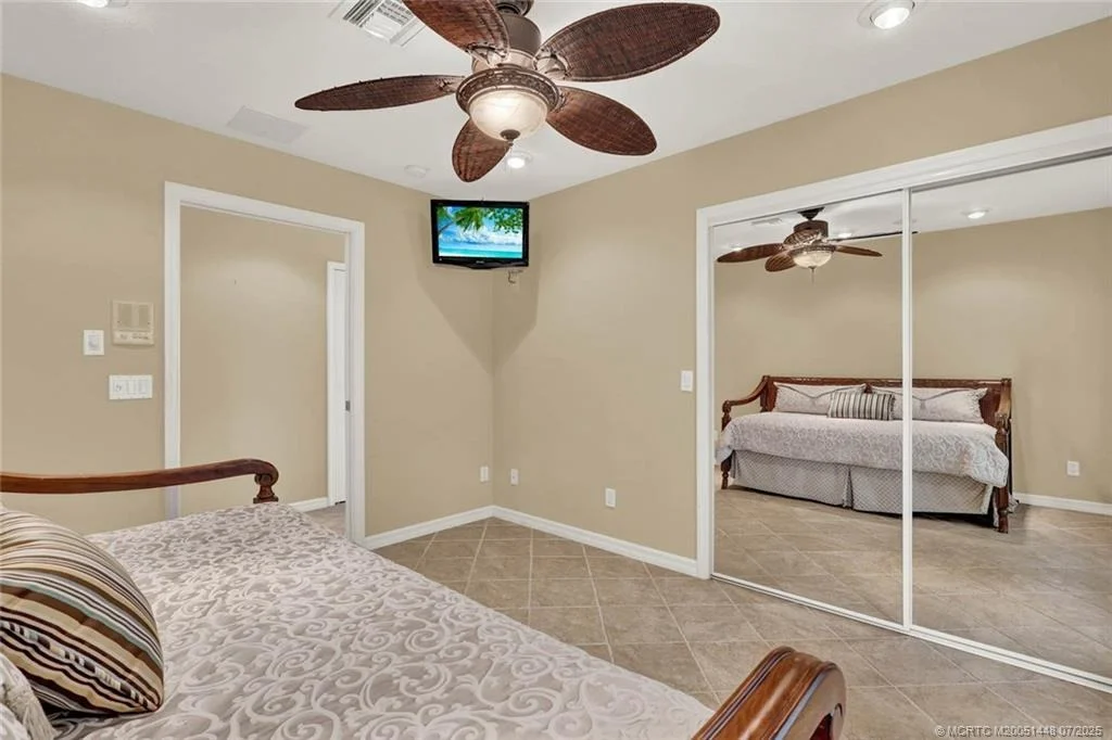 Photo of 1109 Nettles Boulevard
