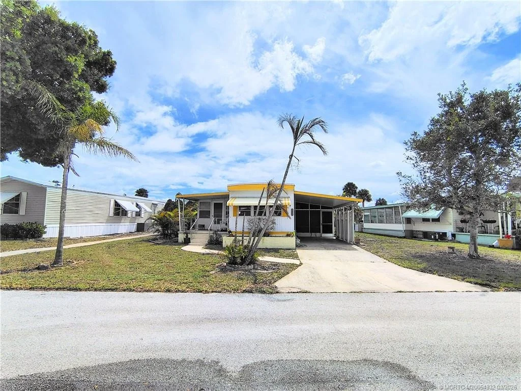 Photo of 2465 SE Penny Lane