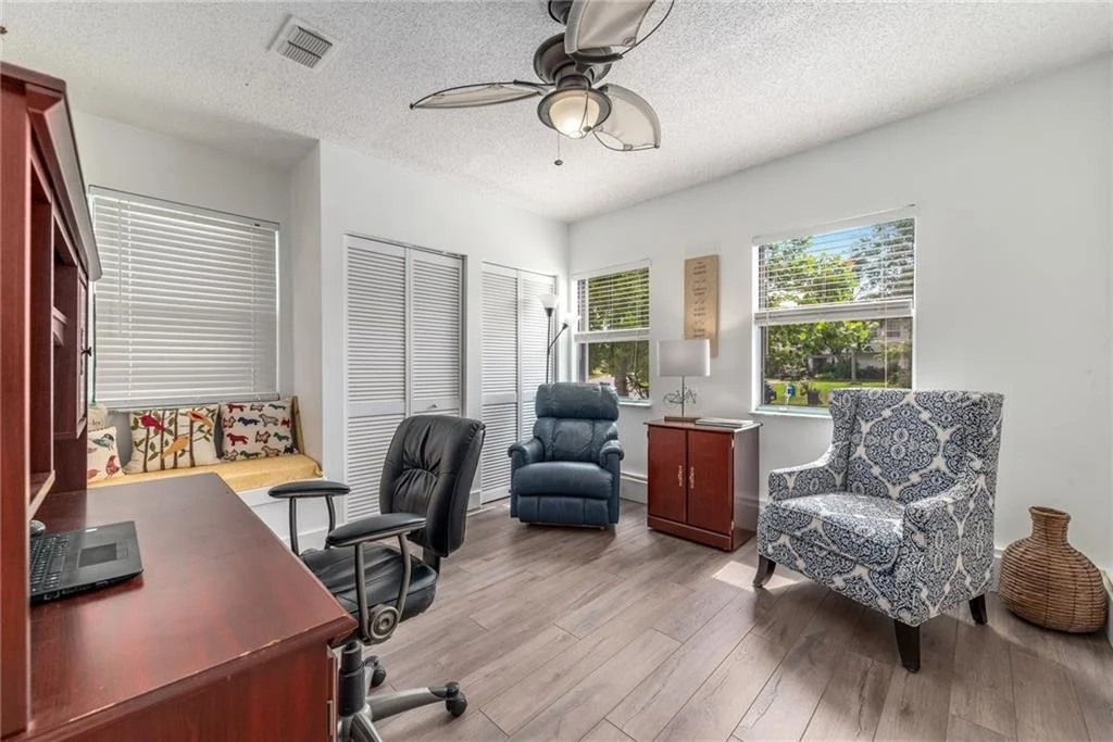 Photo of 710 SE Hibiscus Avenue