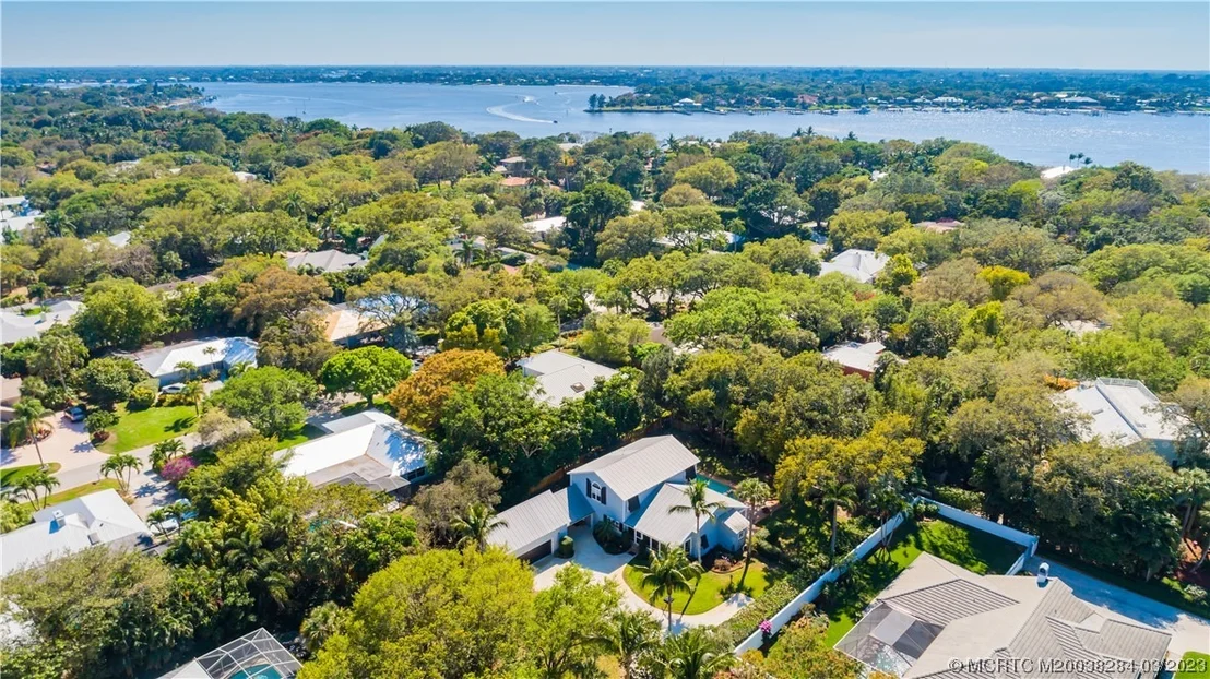 Photo of 109 S Sewalls Point Road