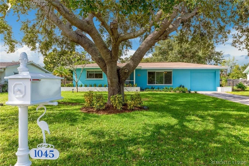 Photo of 1045 NW Terrace Road