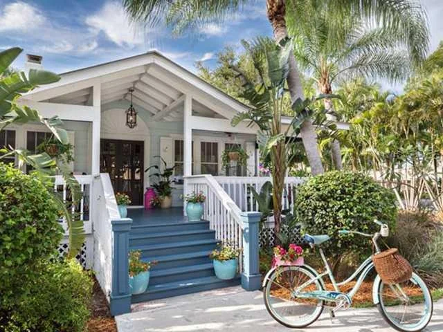Photo of 708 SE RIVERSIDE Drive