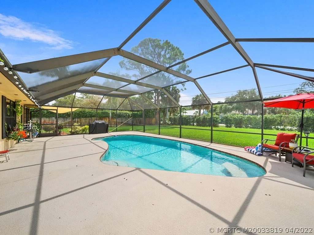 Photo of 3870 SE Quanset Terrace