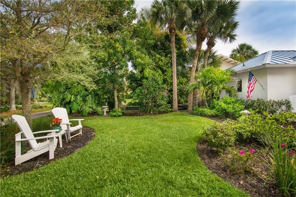 Photo of 309 SE Pelican Drive
