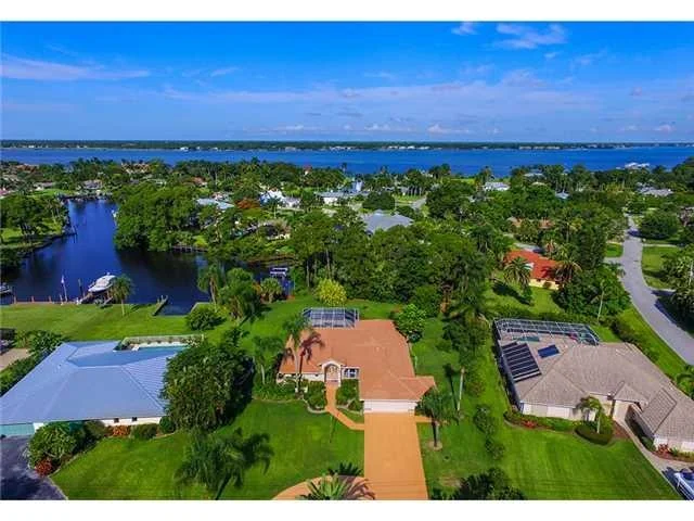 Photo of 1676 NW Pine Lake Drive
