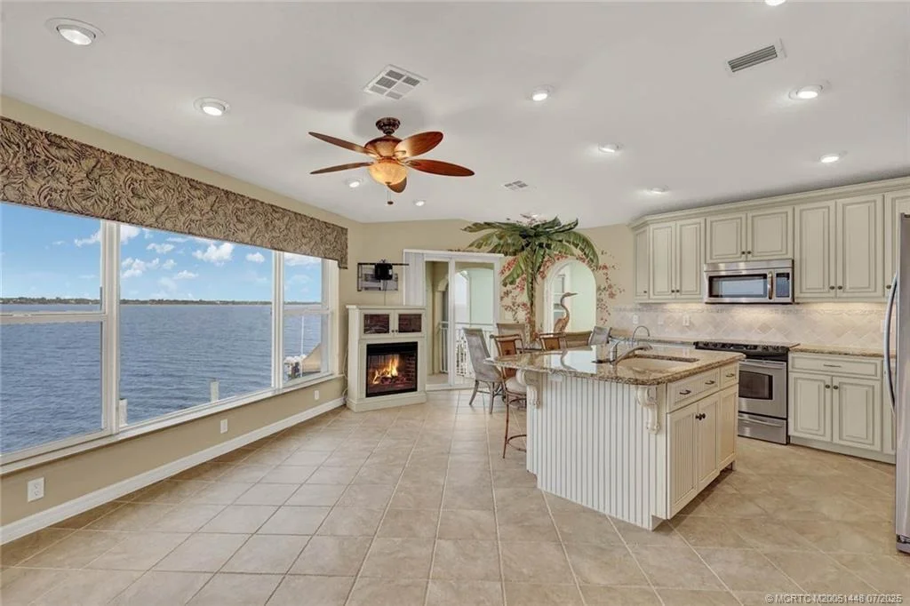 Photo of 1109 Nettles Boulevard