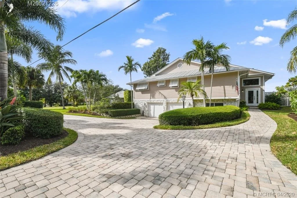 Photo of 1401 SE Riverside Drive