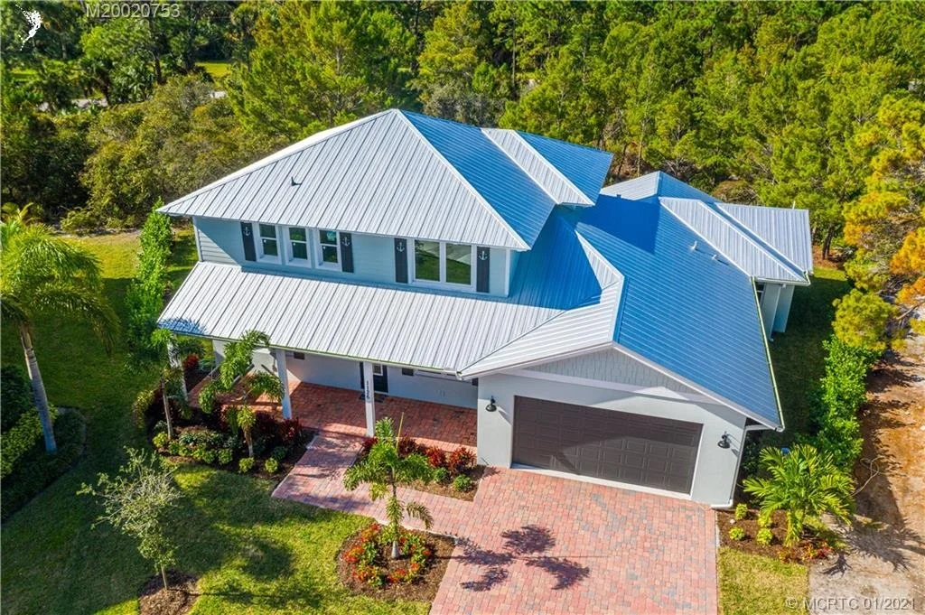 Photo of 1126 NE Post Oak Way