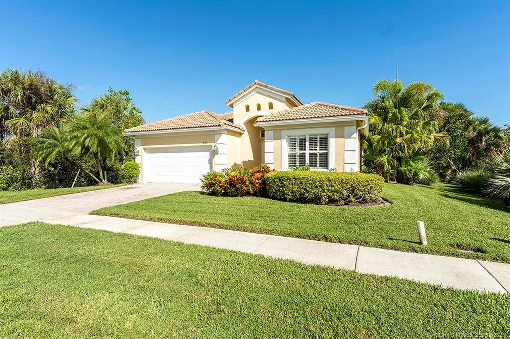 Photo of 2713 SE Stonebriar Way