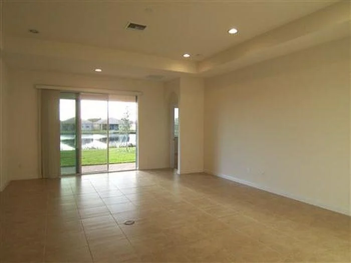Photo of 4214 Oakbrook Circle NW