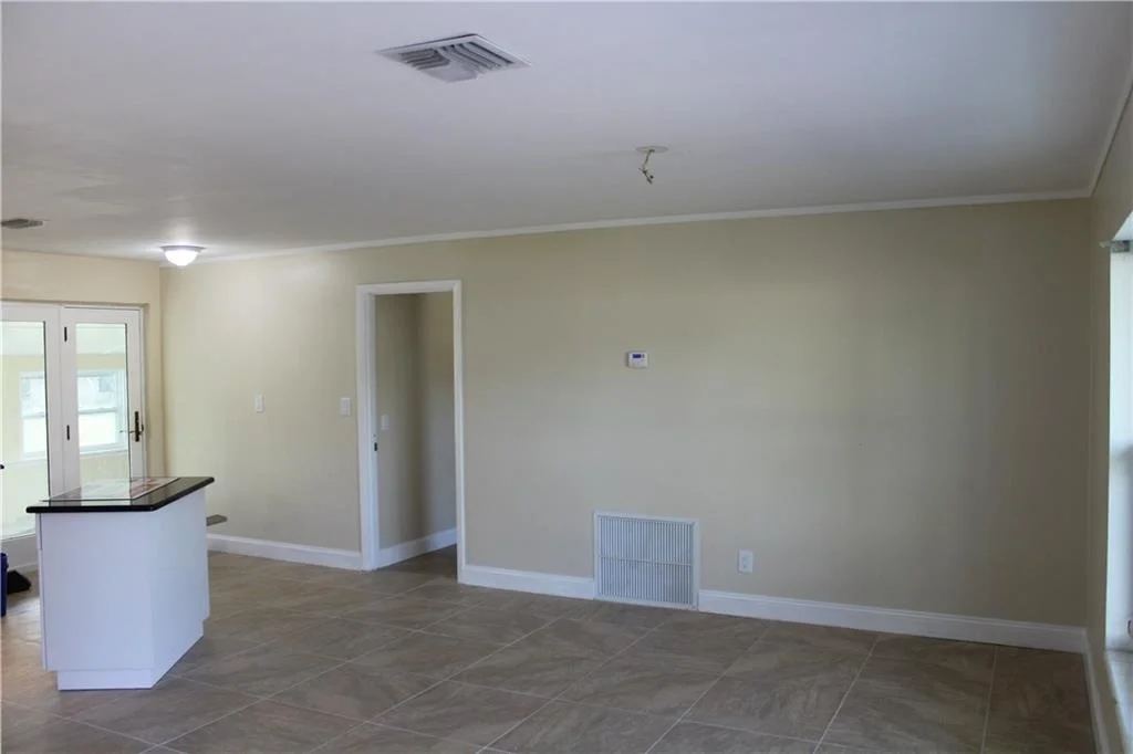 Photo of 2210 NW Sunset Boulevard