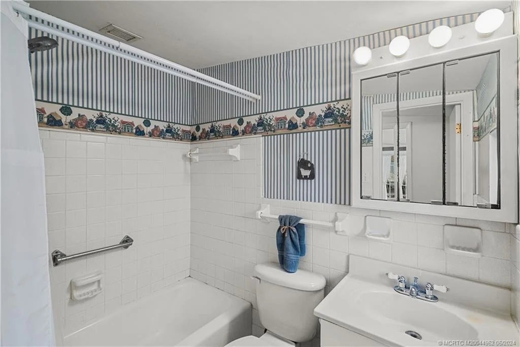 Photo of 2289 NW Sunset Boulevard