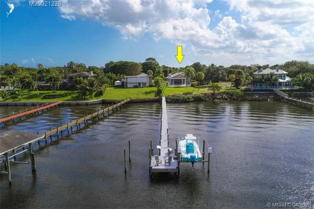 Photo of 1401 SE Riverside Drive