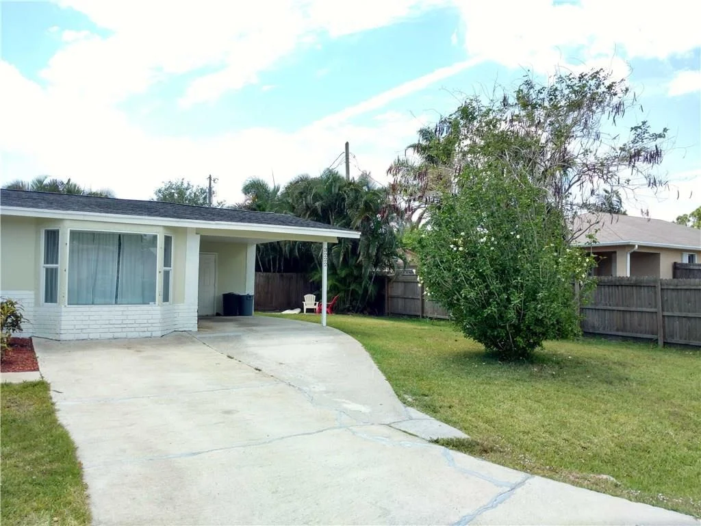 Photo of 3222 SE Hibiscus Street