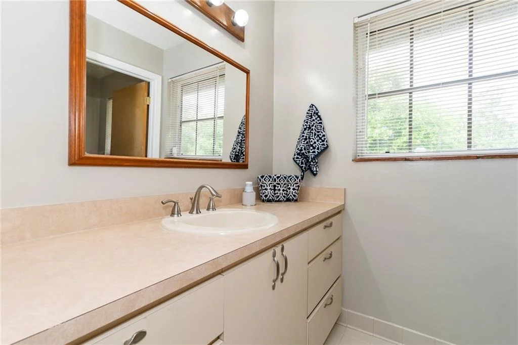 Photo of 1677 D Road