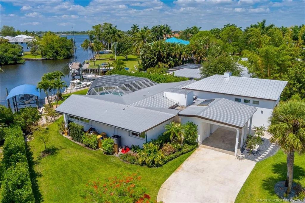 Photo of 1686 NW Harbor Place