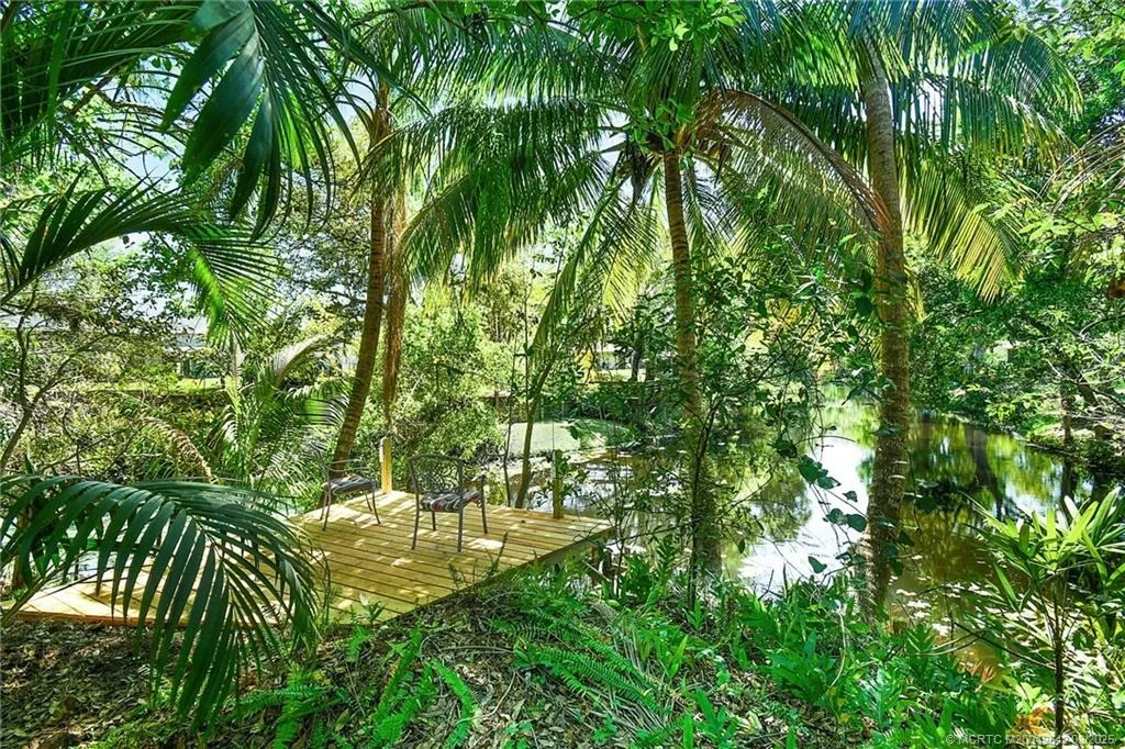 Photo of 8010 SE River Lane