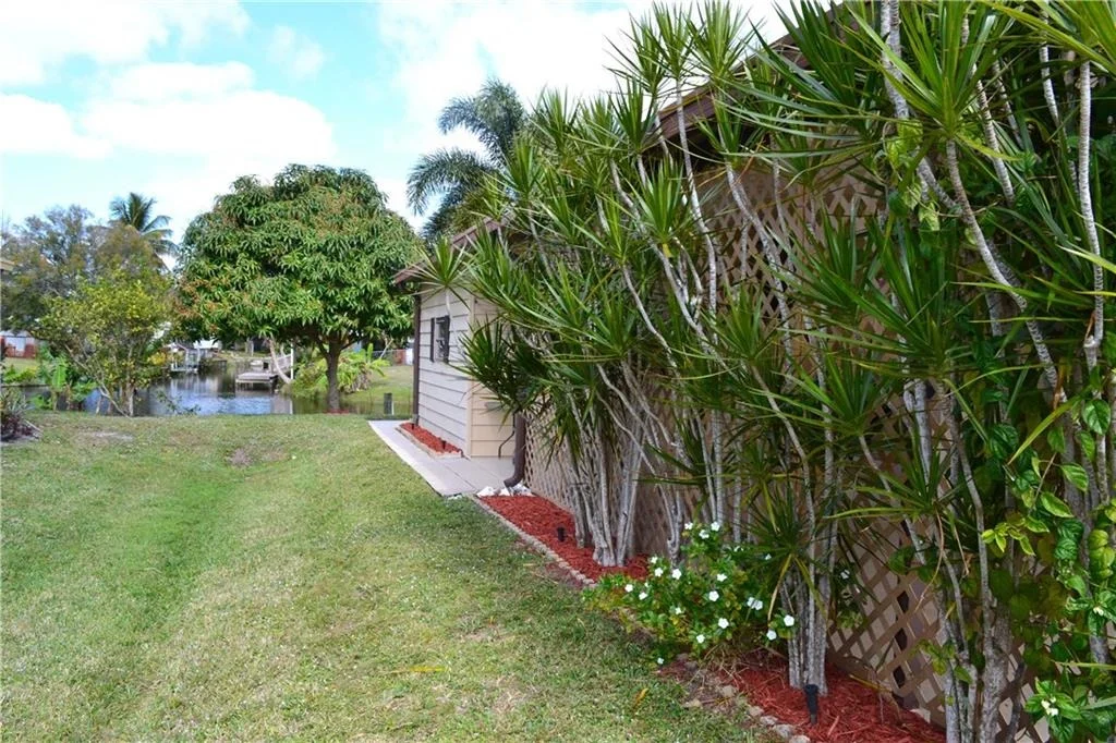 Photo of 191 SE Paradise Place