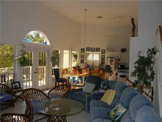 Photo of 2011 Nettles Boulevard