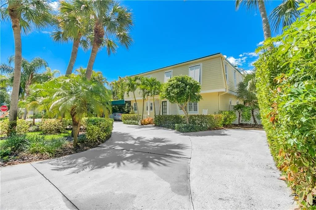 Photo of 1516 SE Lark Boulevard