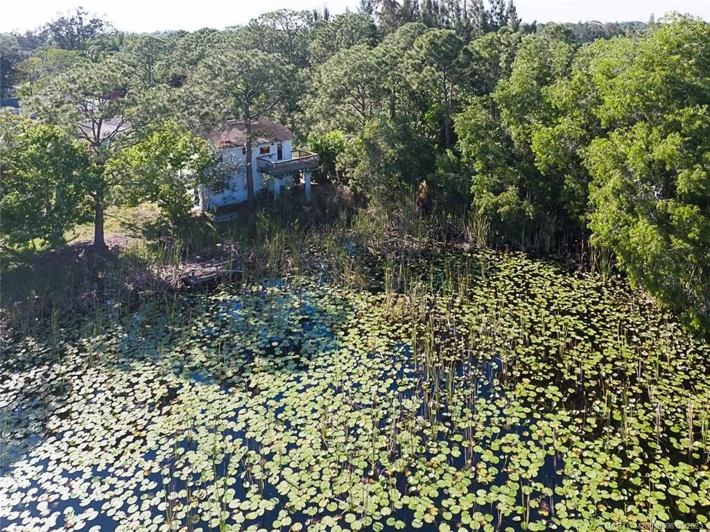 Photo of 6239 SE Lake Circle Drive