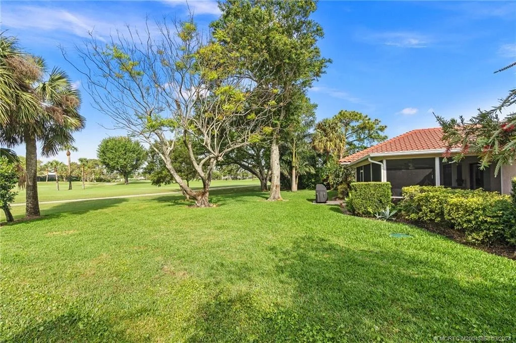 Photo of 4103 SE Fairway E