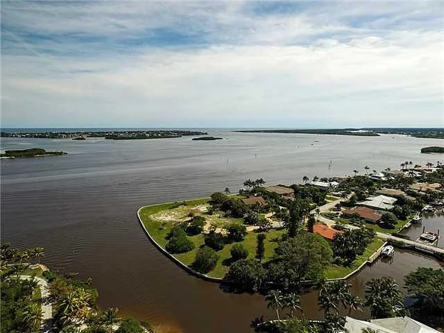 Photo of 1 N Island Road