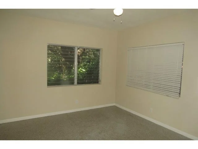 Photo of 336 SE Oriole Avenue